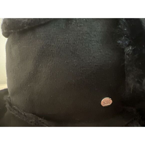 Steve Madden Black Reversible Faux Fur Suede Bucket Hat - Picture 4 of 8